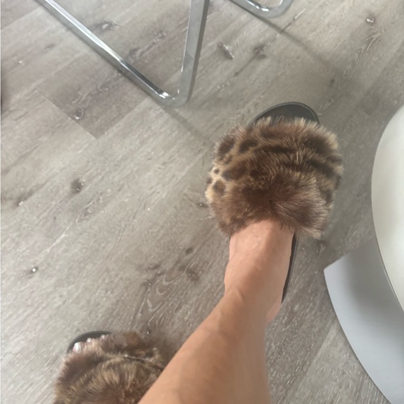 House slippers - Picture 1 of 8